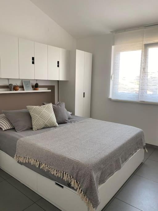 Ebli Seaview Apartment พูลา ภายนอก รูปภาพ