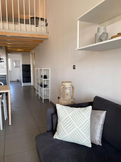 Ebli Seaview Apartment พูลา ภายนอก รูปภาพ