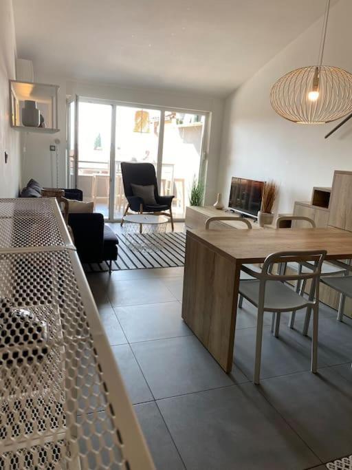 Ebli Seaview Apartment พูลา ภายนอก รูปภาพ